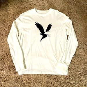 Barely worn white American Eagle long sleeve tee size medium